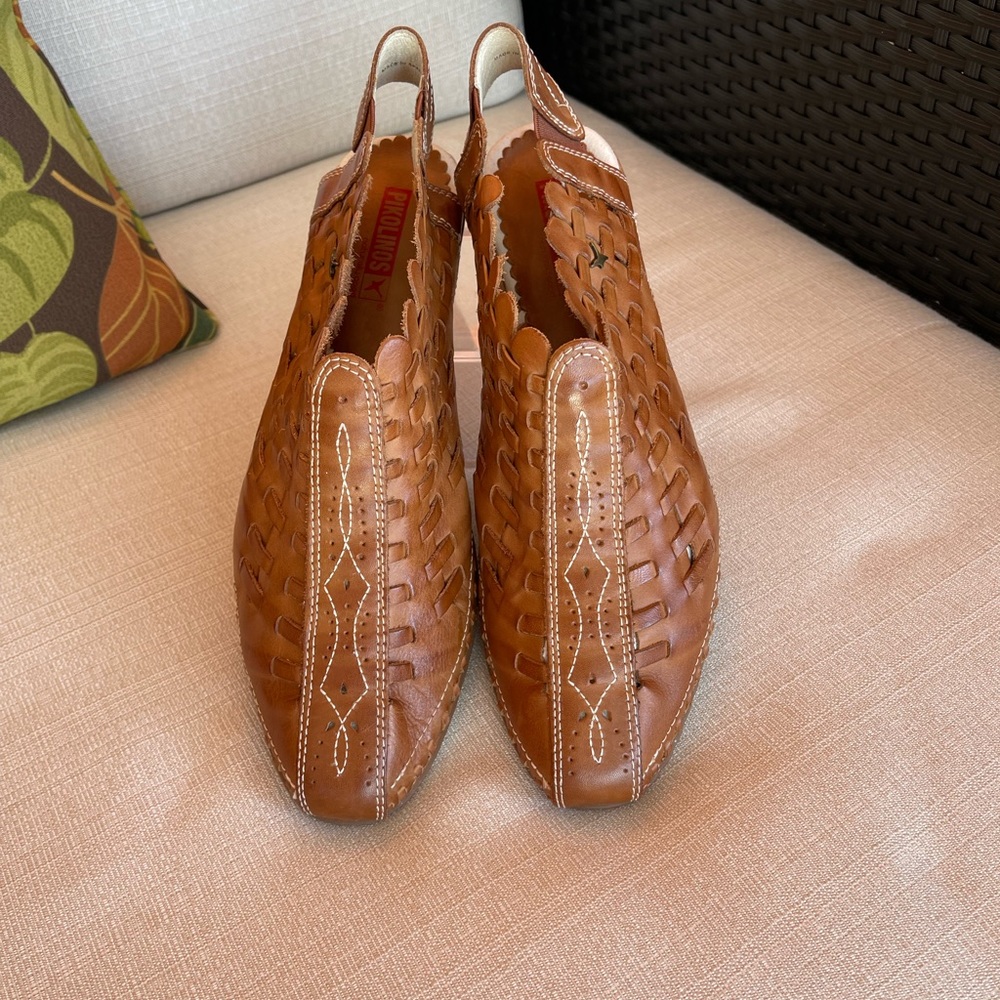 Pikolinos Romana Leather 2” Heeled Causal Sandal. Size 4.1